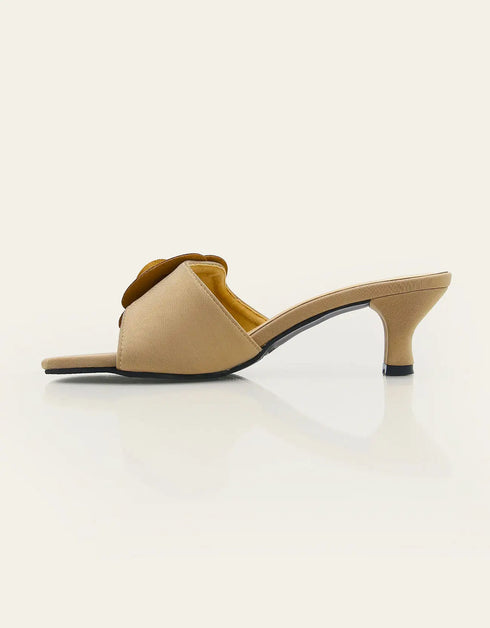 Rosavia heel slides – gold with golden flower detailing